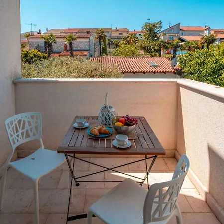 In - Istrien 47116 Apartment Funtana