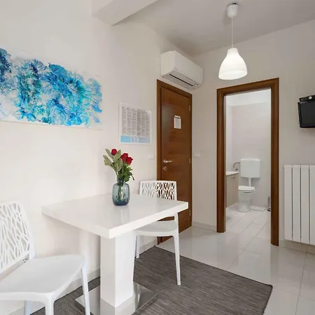 In - Istrien 47116 Apartment Funtana